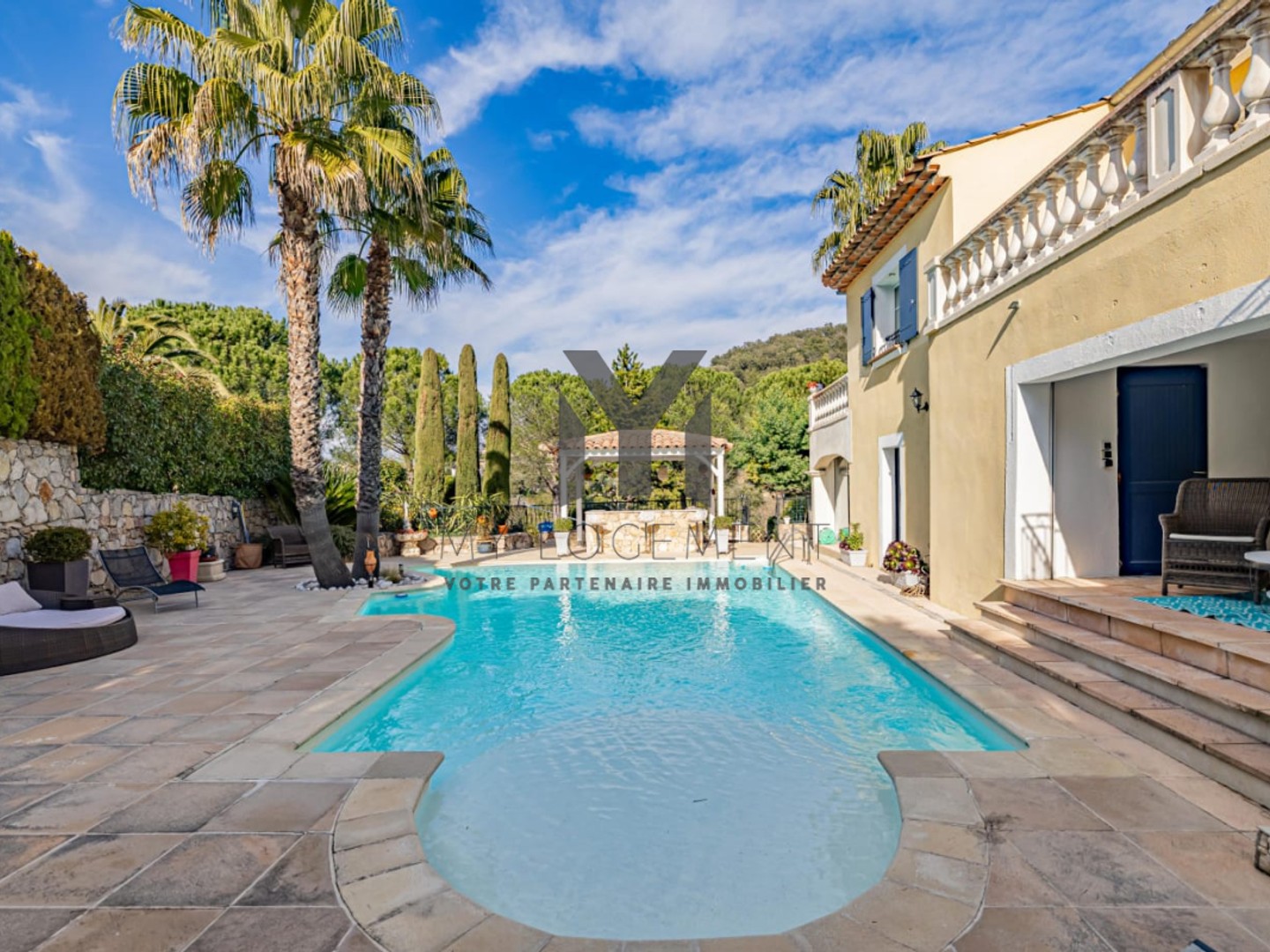 VILLA T6 FAMILIALE PISCINE