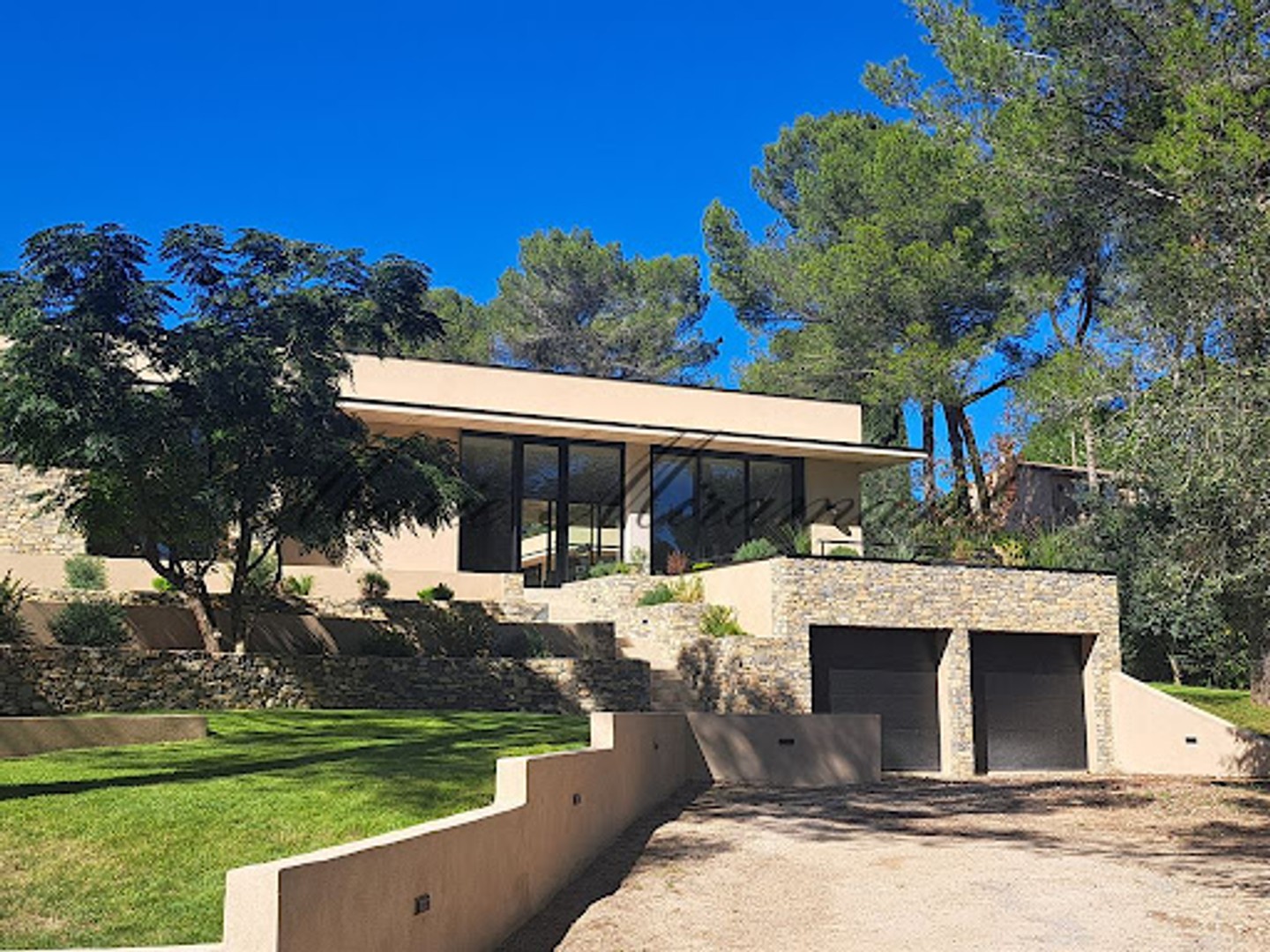 Maison 8 pièces 195 m²