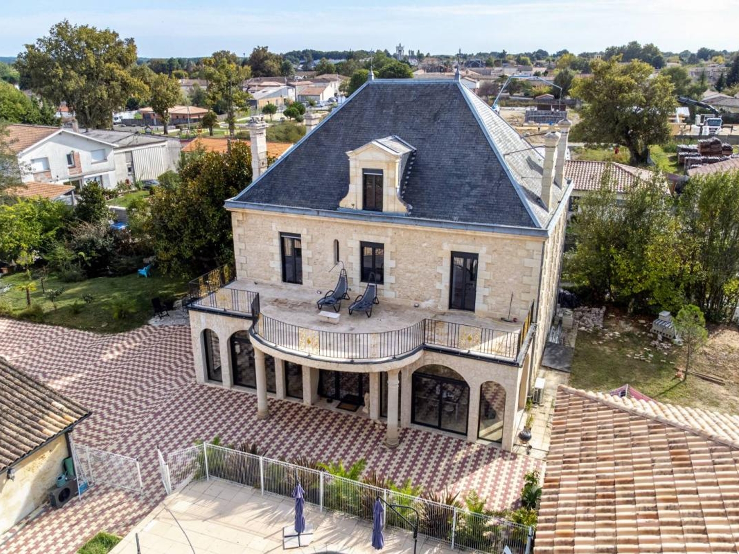 Maison à vendre - 4 pièces - 1300m2 - Cavignac (33620)