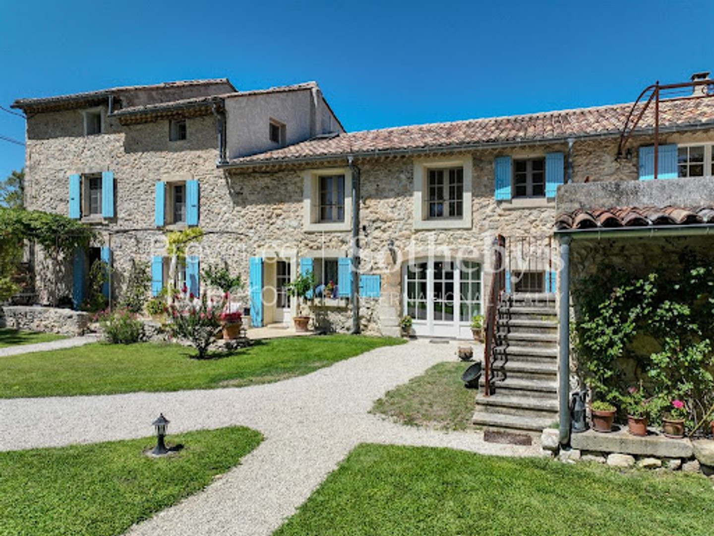 Maison à vendre - 14 pièces - 490m2 - Saint-Didier (84210)