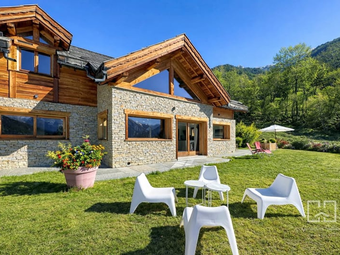 Maison à vendre - 5 pièces - 166m2 - Saint-Chaffrey (05330)