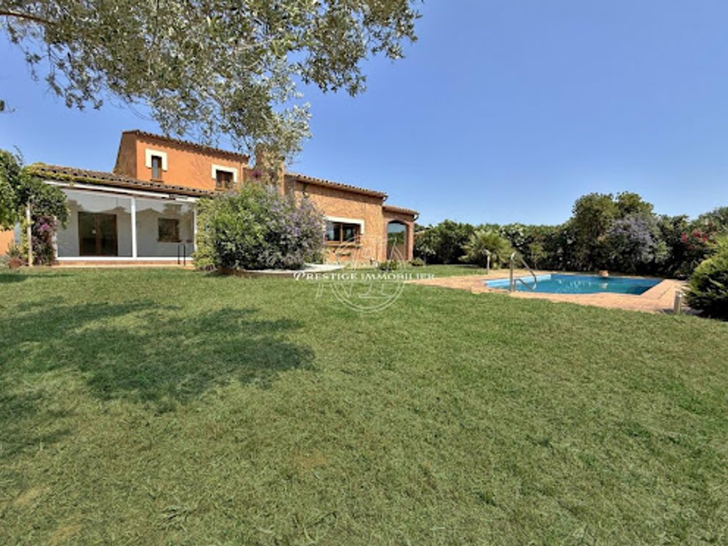 Villa 5 pièces 332 m²