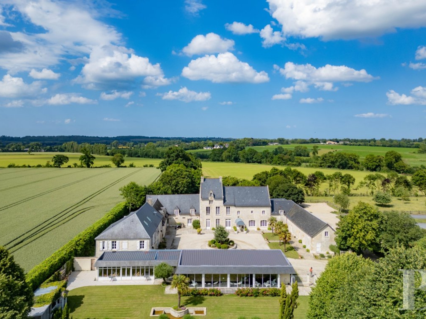 Maison 1400 m²