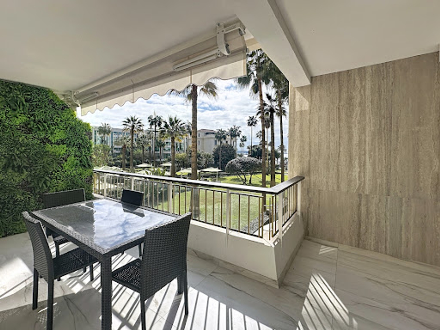 Appartement à vendre - 3 pièces - 127m2 - Cannes (06400)
