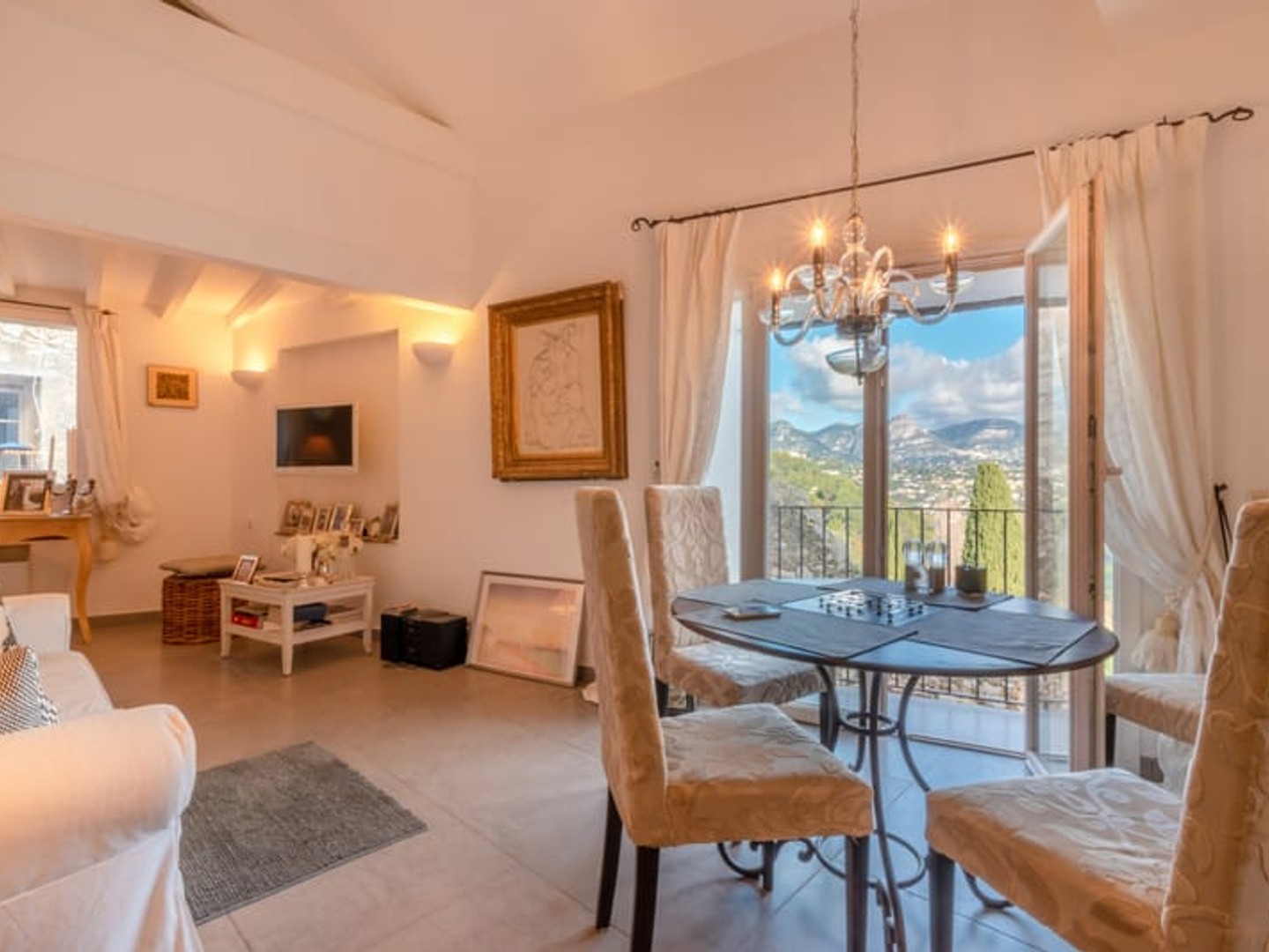 Maison à vendre - 2 pièces - 65m2 - Saint-Paul-De-Vence (06570)