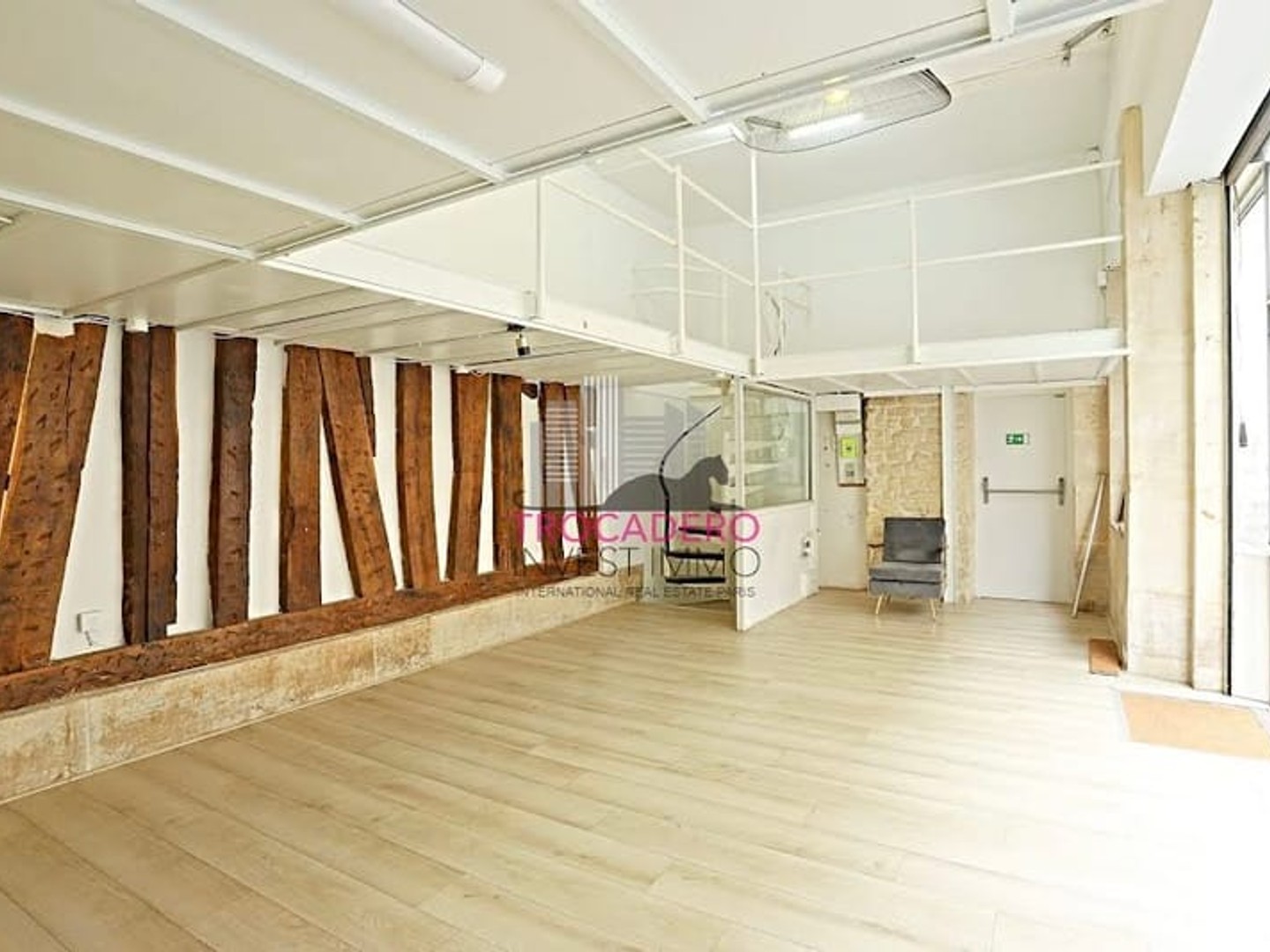 Local 80 m²