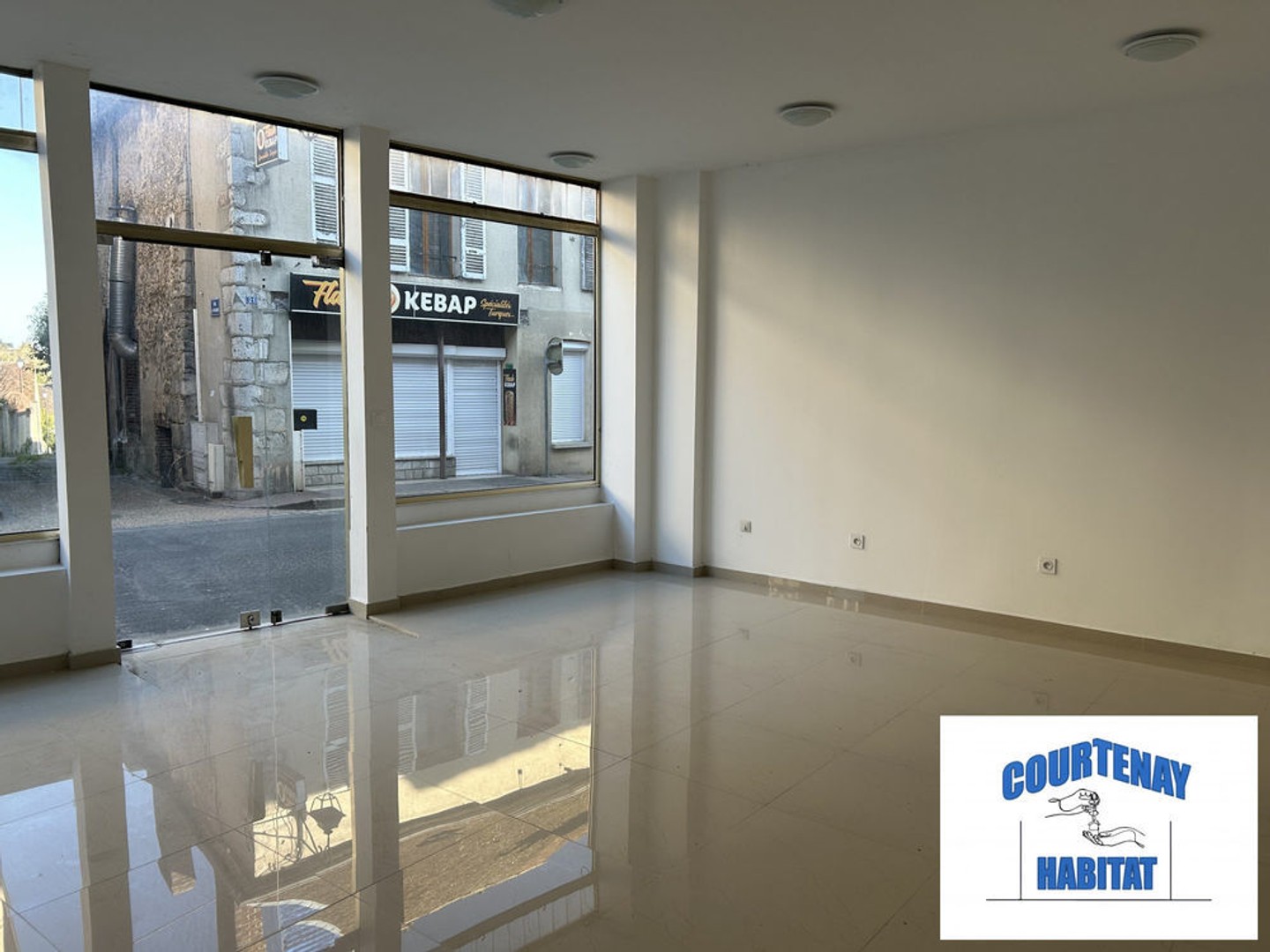 Immeuble à vendre - 4 pièces - 163m2 - Courtenay (45320)