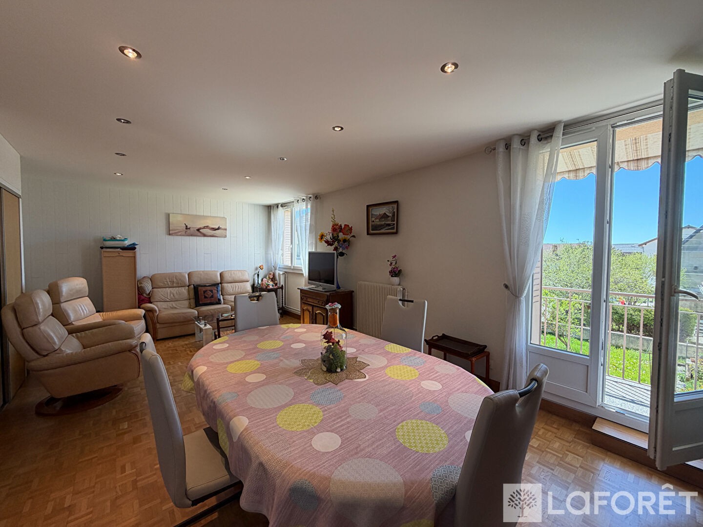 Appartement à vendre - 4 pièces - 77m2 - Pontarlier (25300)