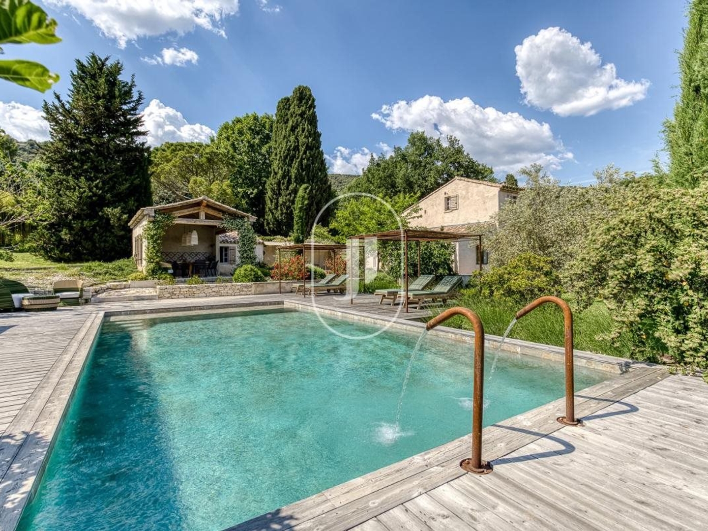 Maison à vendre - 302m2 - Saint-Saturnin-Lè... (84490)