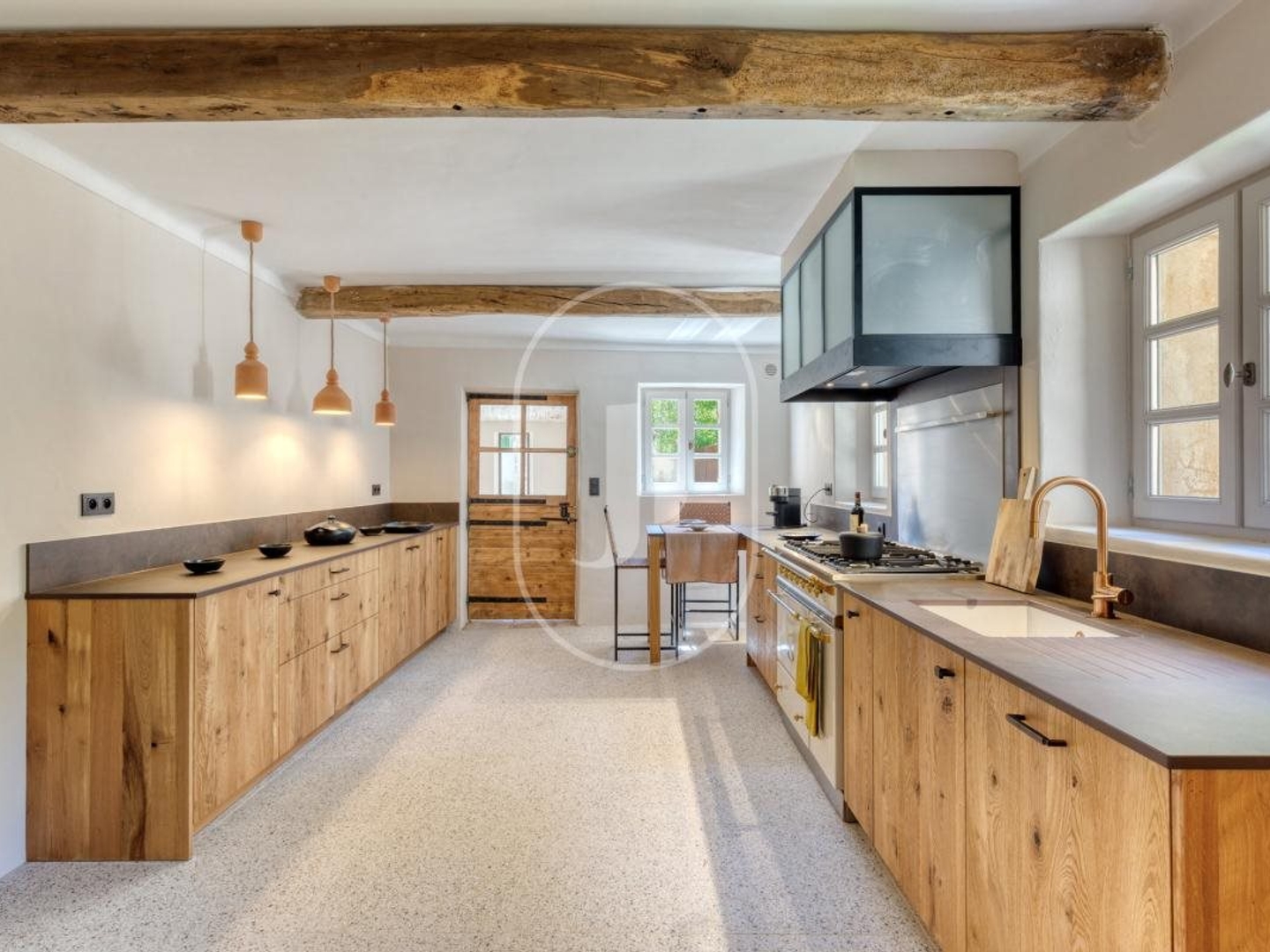 Maison à vendre - 302m2 - Saint-Saturnin-Lè... (84490)
