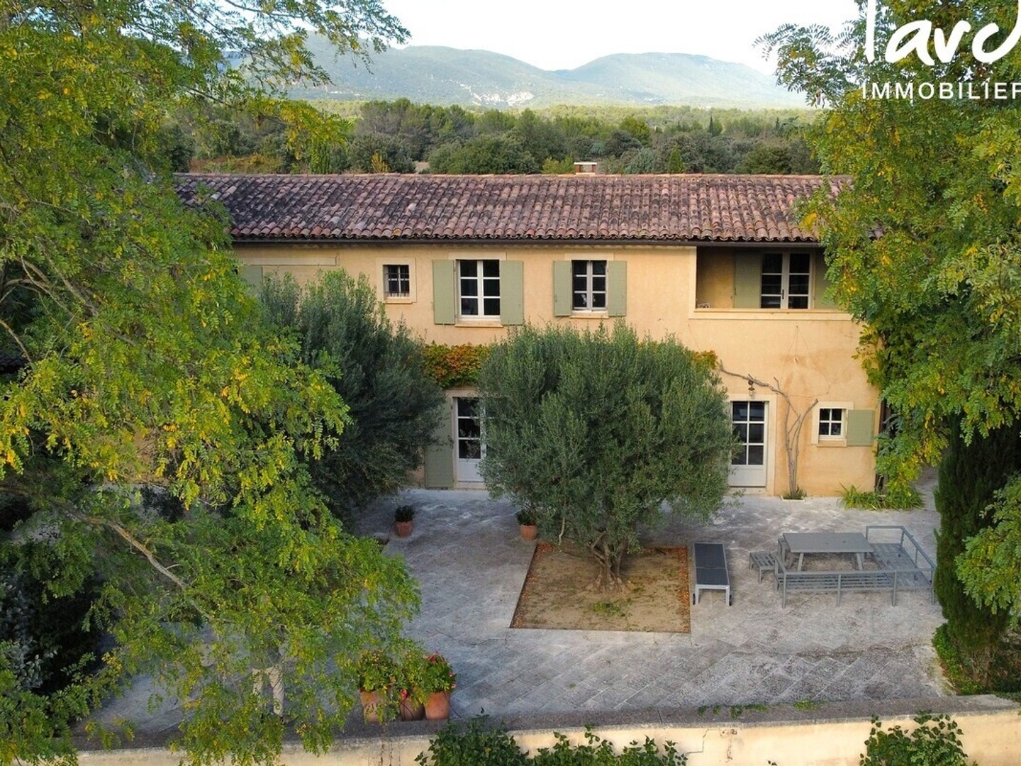 Mas en pierre avec maison d'amis - Charme de l'ancien - 84160 LO