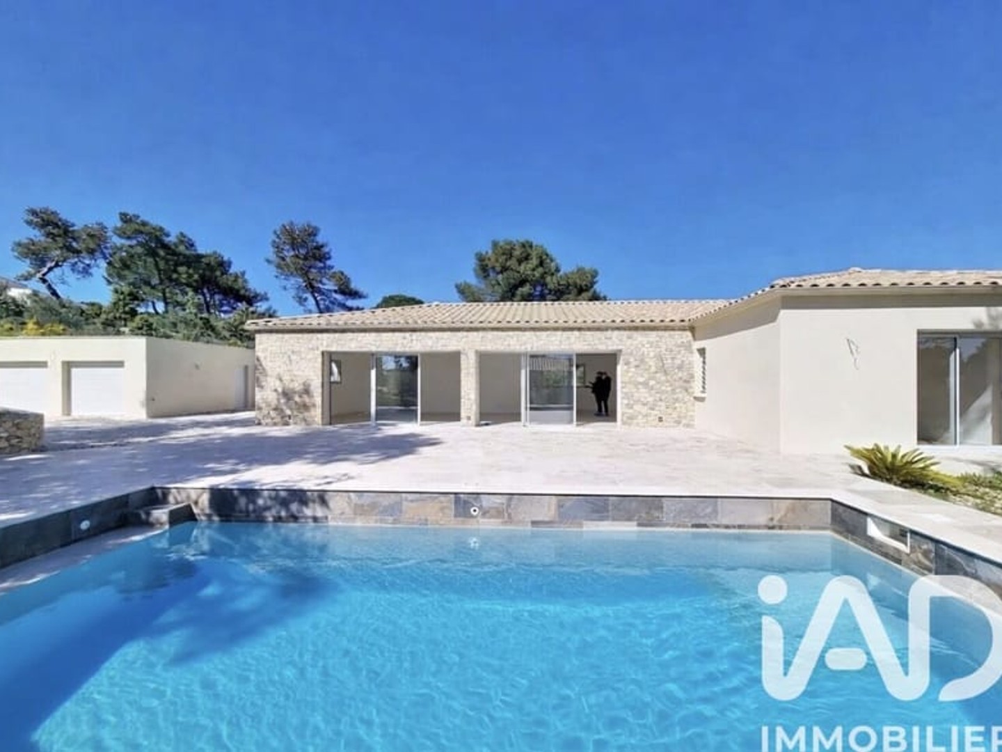 Maison à vendre - 5 pièces - 182m2 - Nîmes (30900)