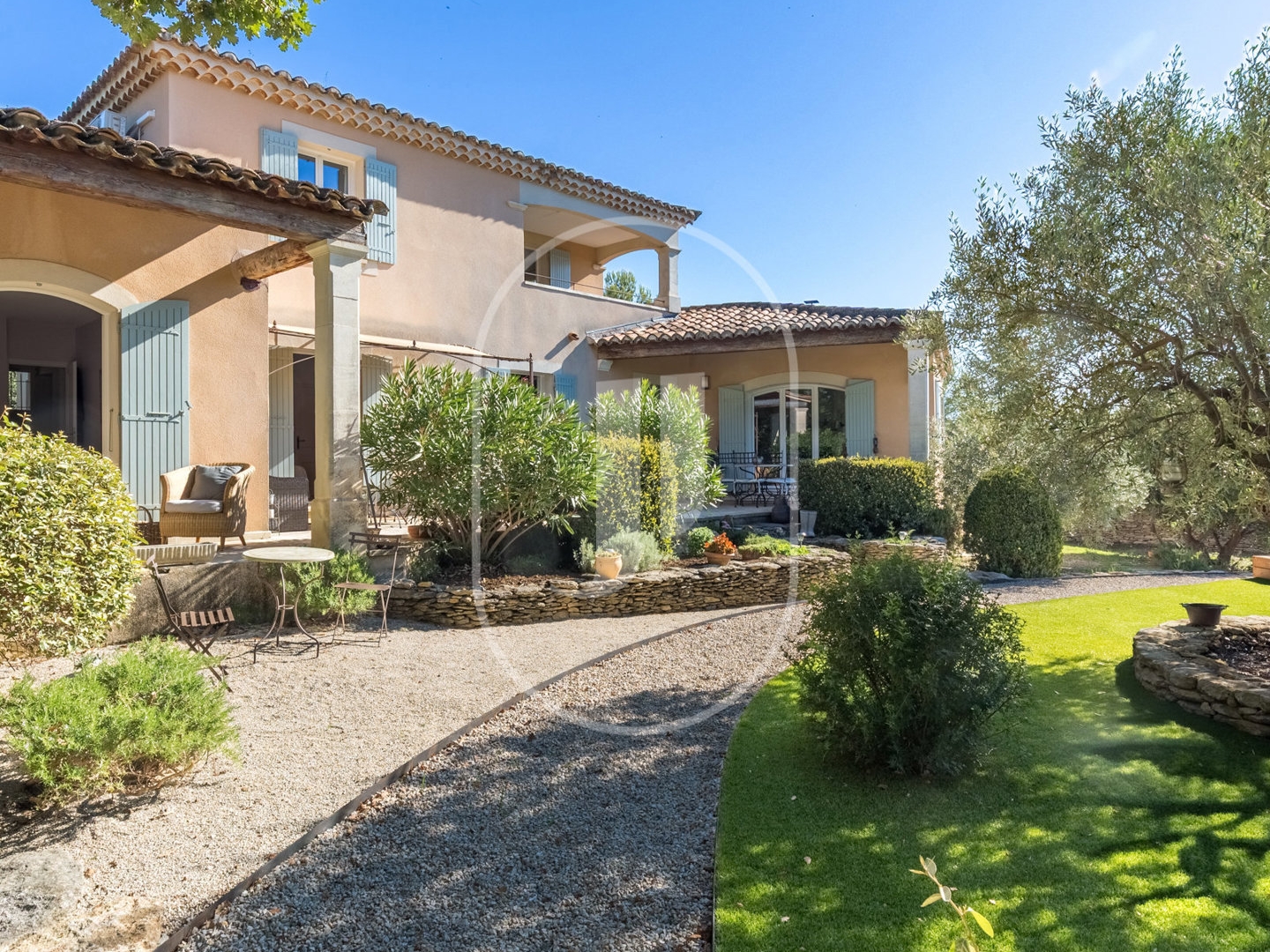 Maison à vendre - 5 pièces - 180m2 - Cabrières-D'avignon (84220)