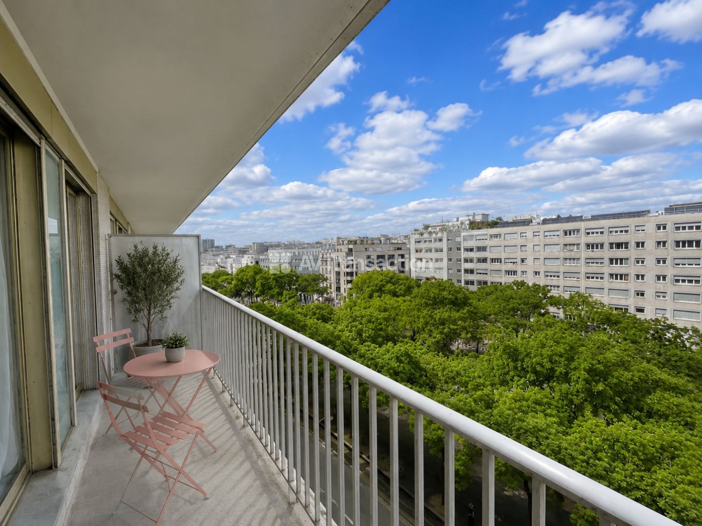 Appartement 2 pièces 55 m² avec balcon - Cave et Parking