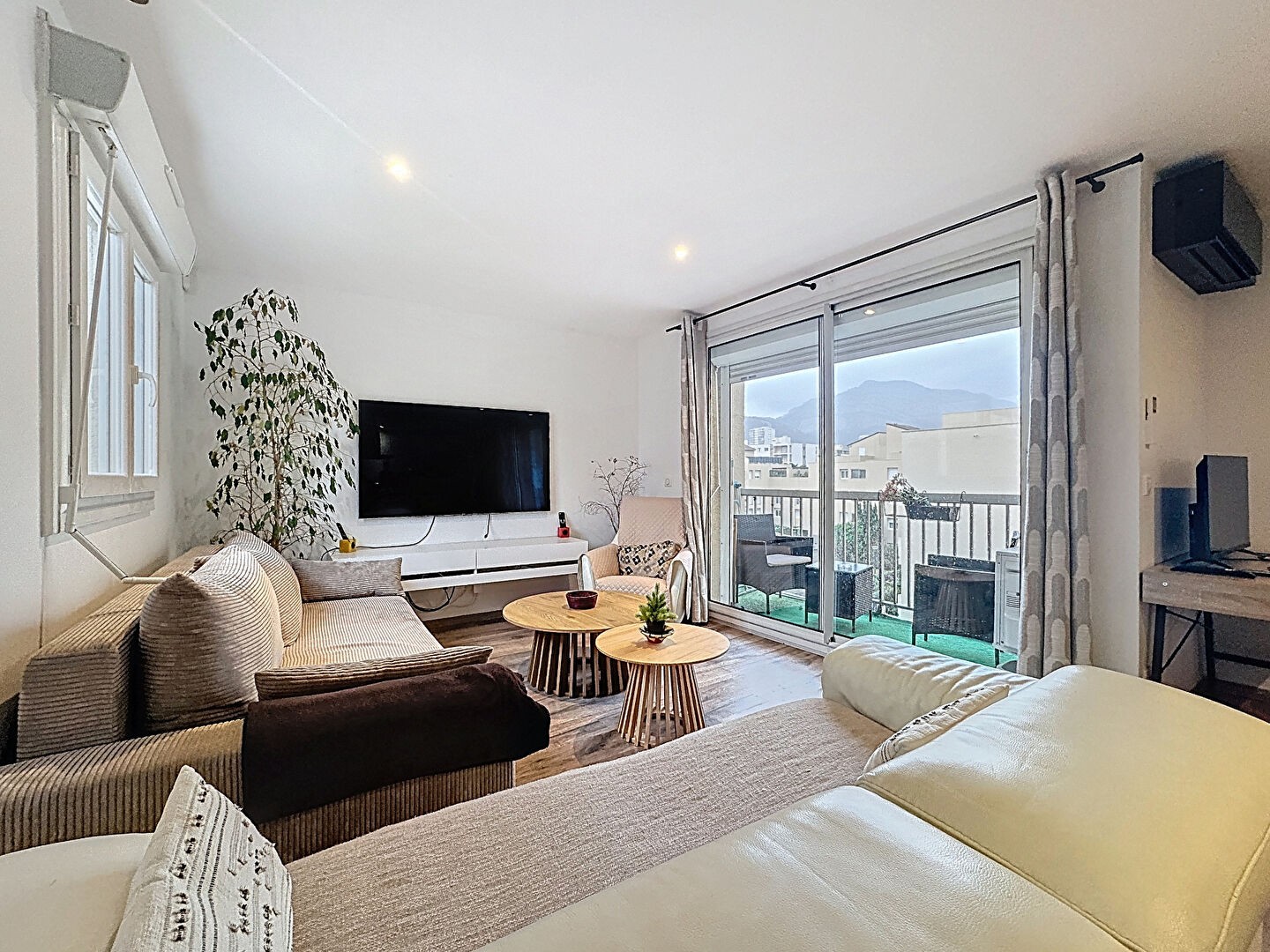 Appartement à vendre - 4 pièces - 84m2 - Marseille 8e (13008)