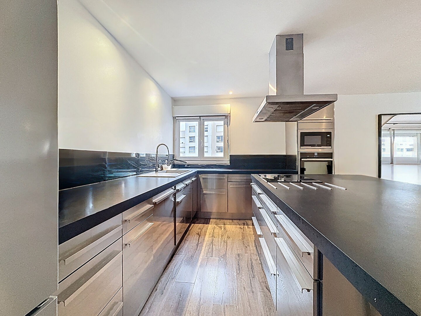 Appartement à vendre - 4 pièces - 84m2 - Marseille 8e (13008)