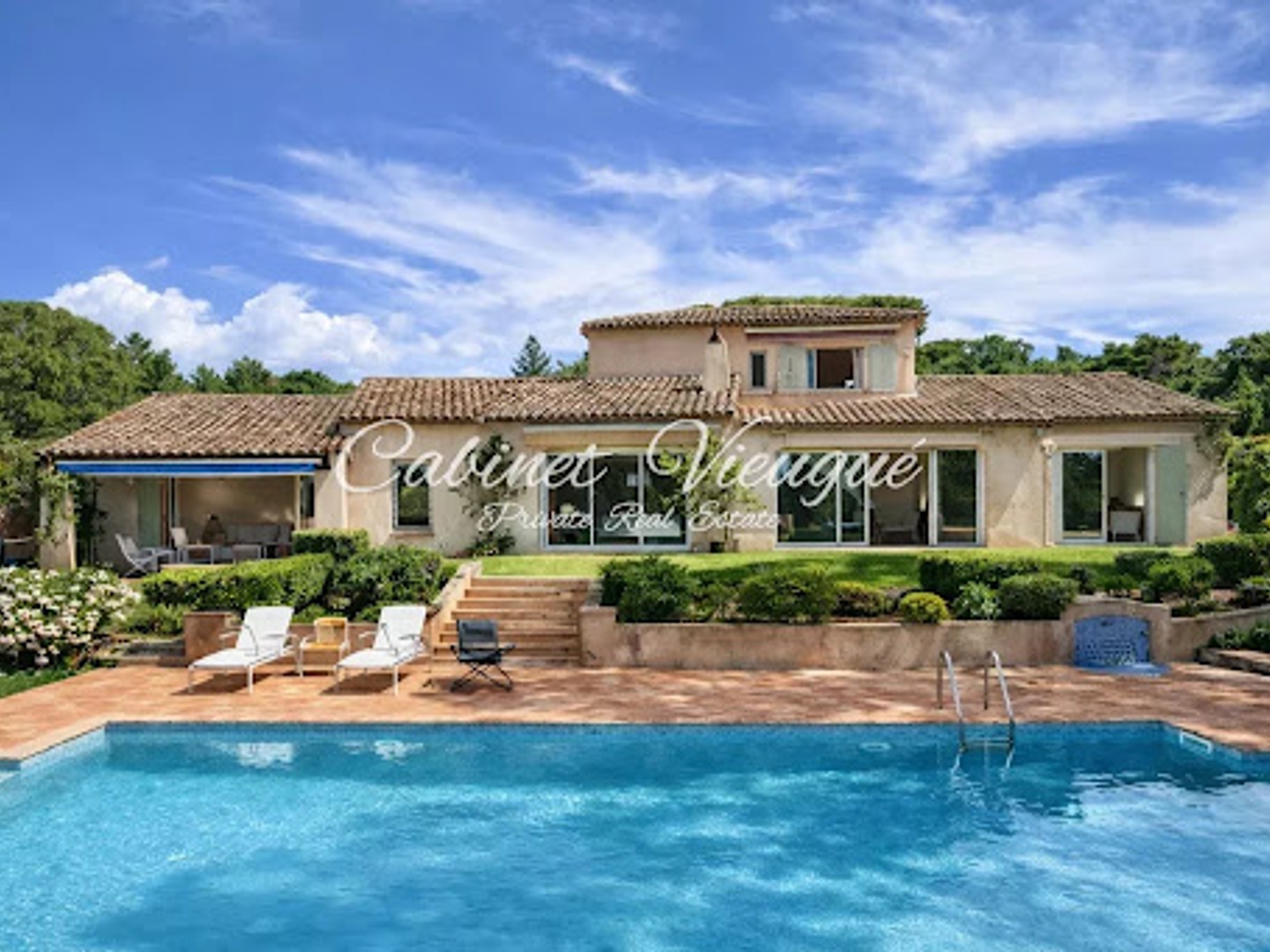 Villa 7 pièces 281 m²