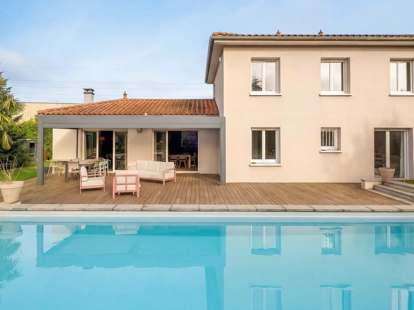 Élégante contemporaine de 226 m² : volumes et lumière