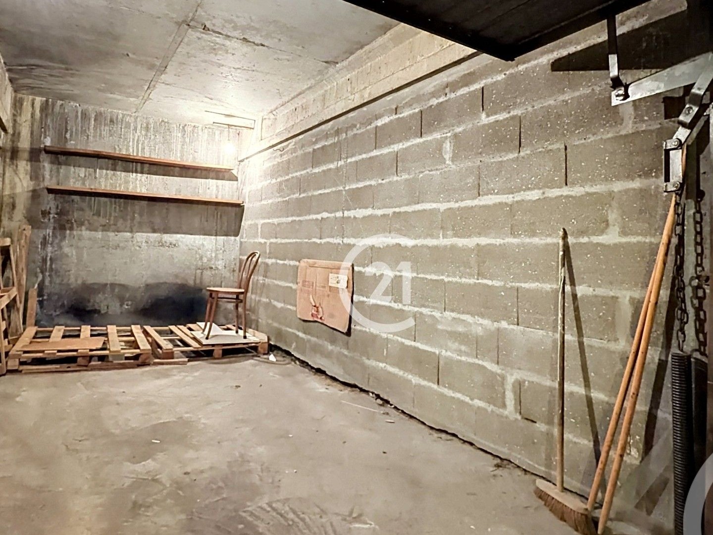 Parking / garage / box à vendre - 12m2 - Montreuil (93100)