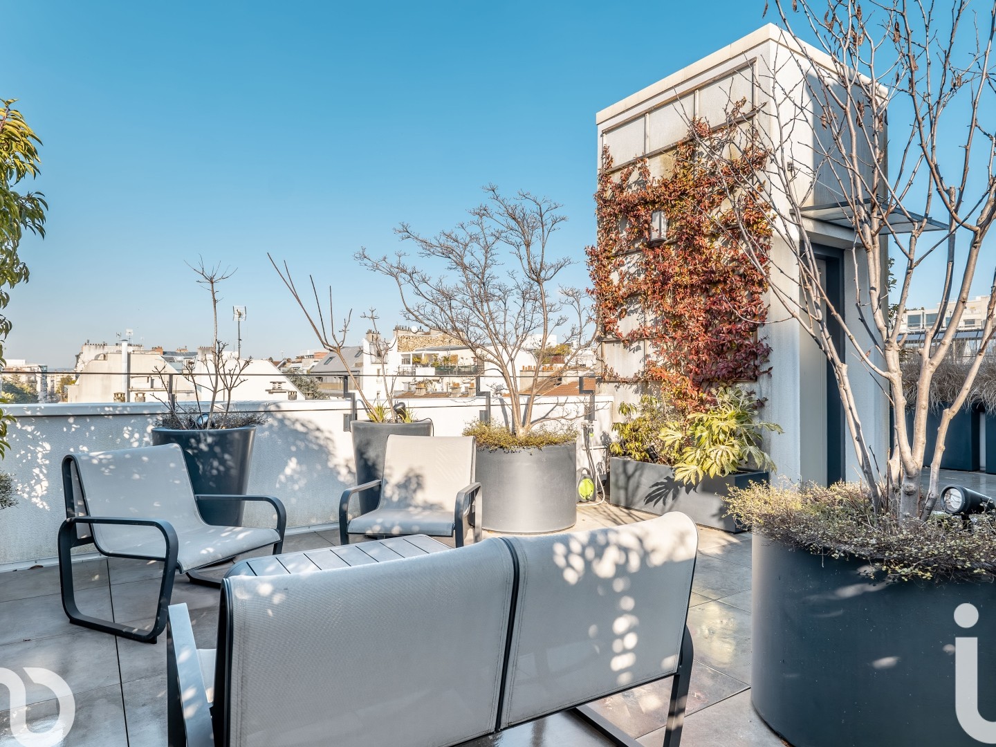 Maison 9 pièces 330 m²