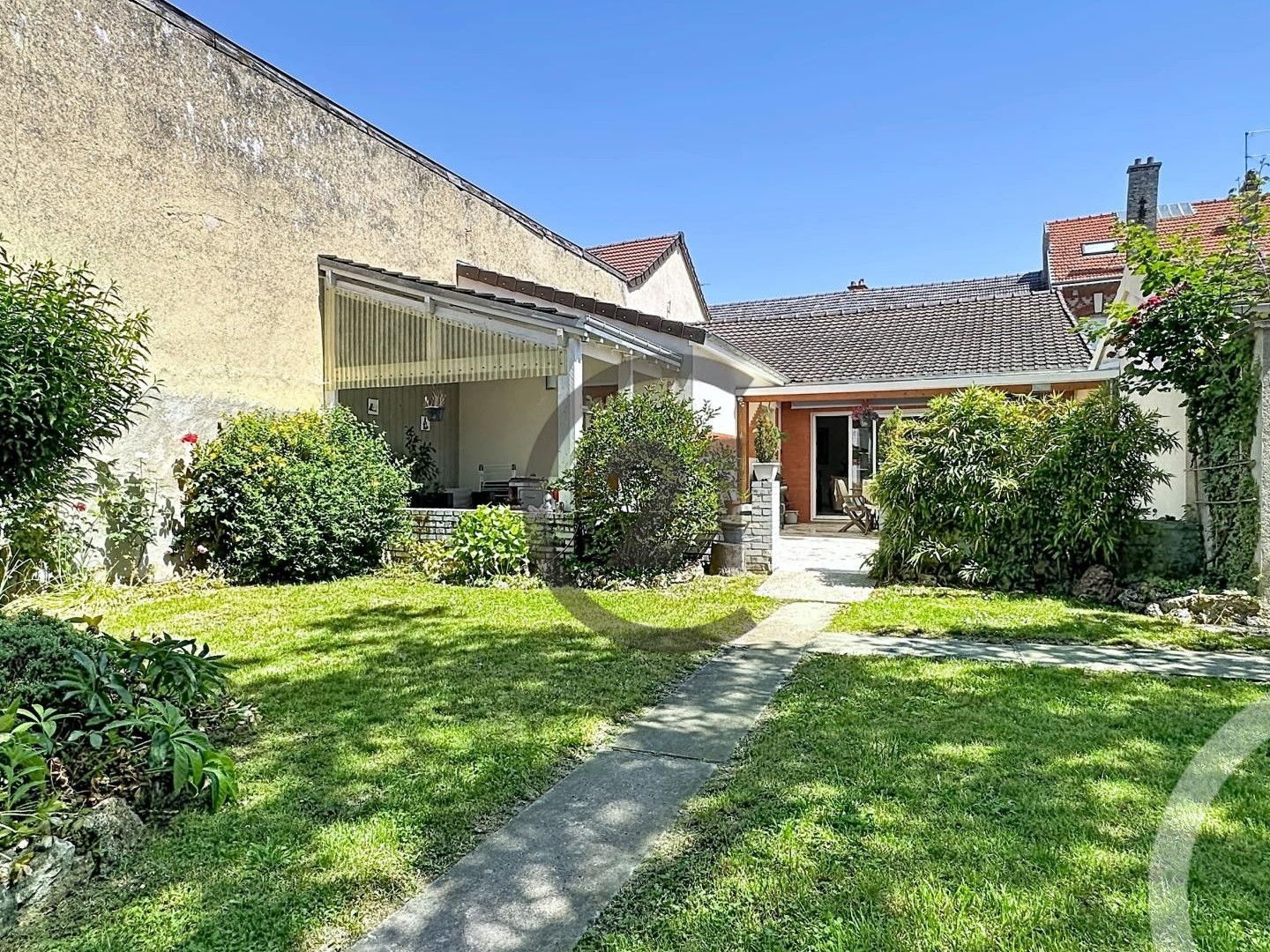 Maison à vendre - 7 pièces - 159m2 - Saint-Brice-Courc... (51370)