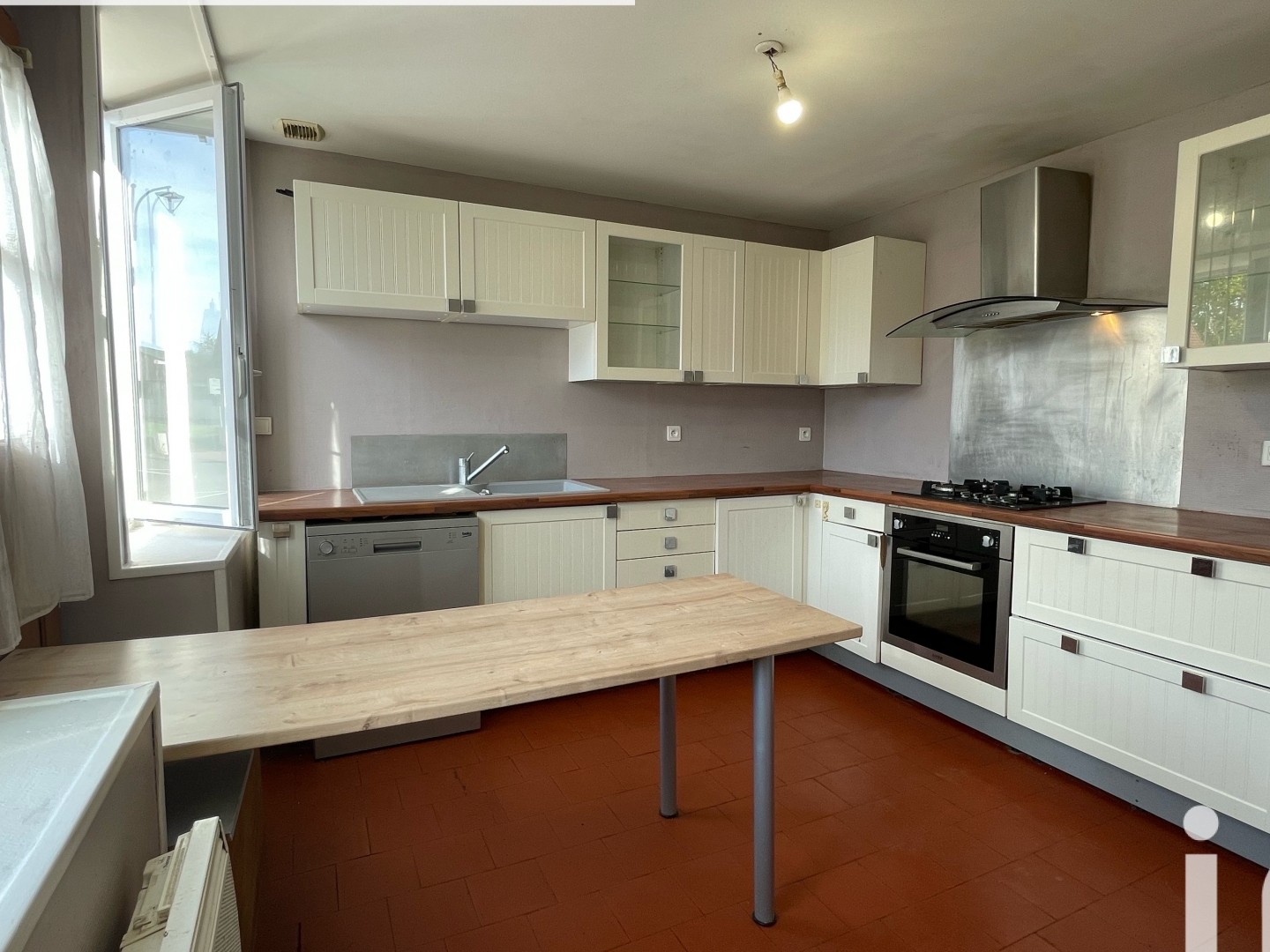 Maison à vendre - 9 pièces - 166m2 - Sougy-Sur-Loire (58300)