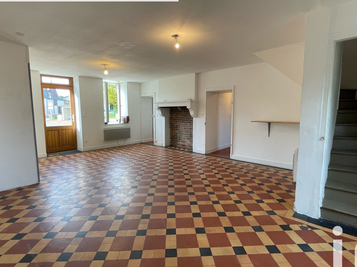 Maison à vendre - 9 pièces - 166m2 - Sougy-Sur-Loire (58300)
