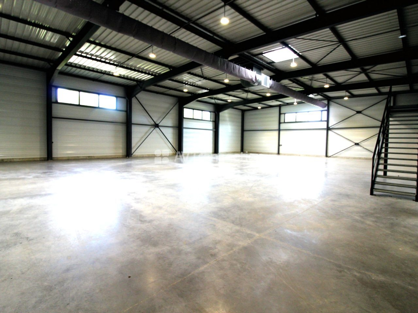 Autre à vendre - 684m2 - Aoste (38490)