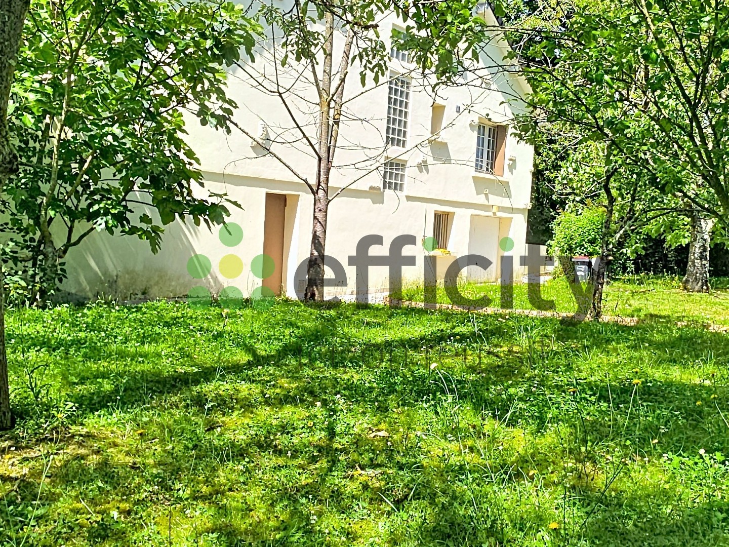 Maison à vendre - 6 pièces - 220m2 - Le Plessis-Trévise (94420)