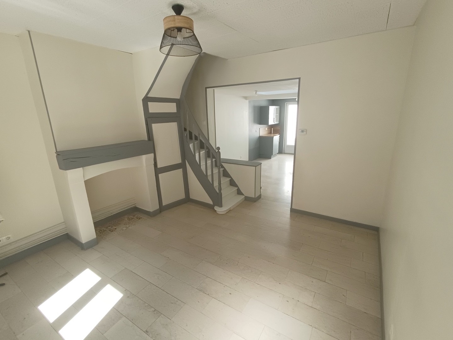 Maison 1 chambre, 1 bureau avec cour Amiens