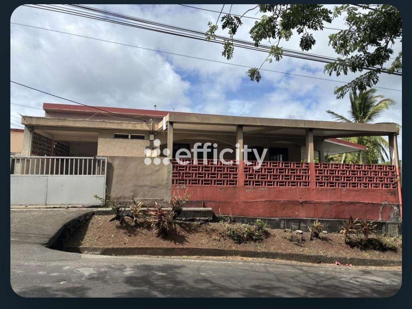 Maison à vendre - 10 pièces - 210m2 - Saint-Esprit (97270)