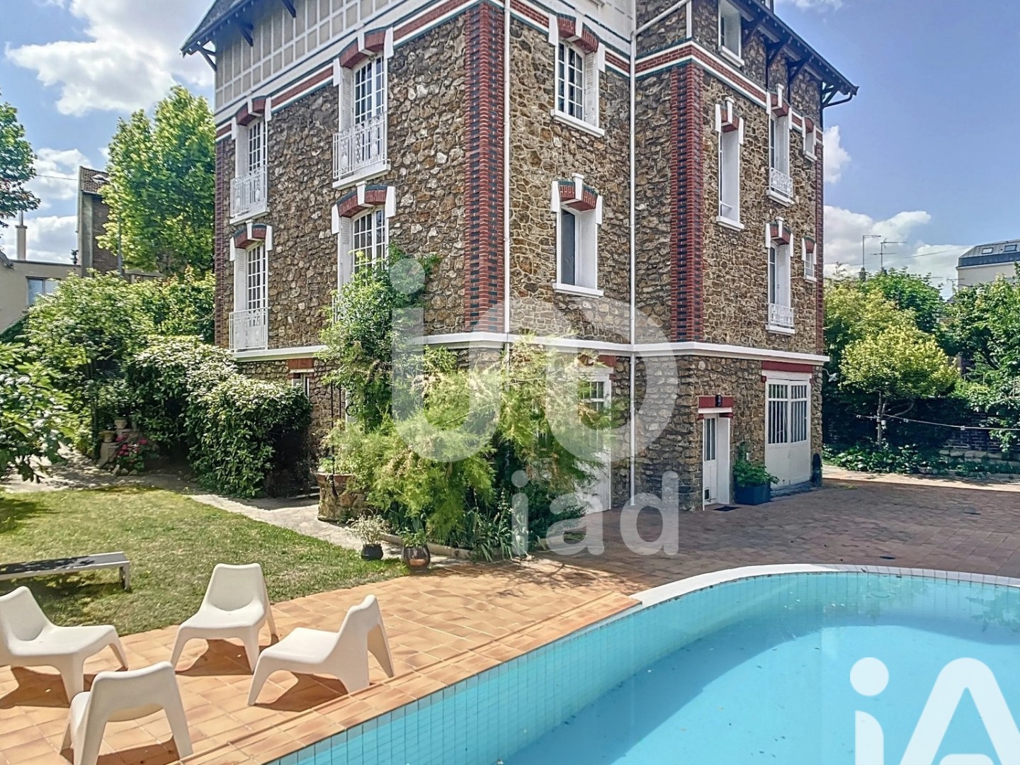 Maison 9 pièces 290 m²