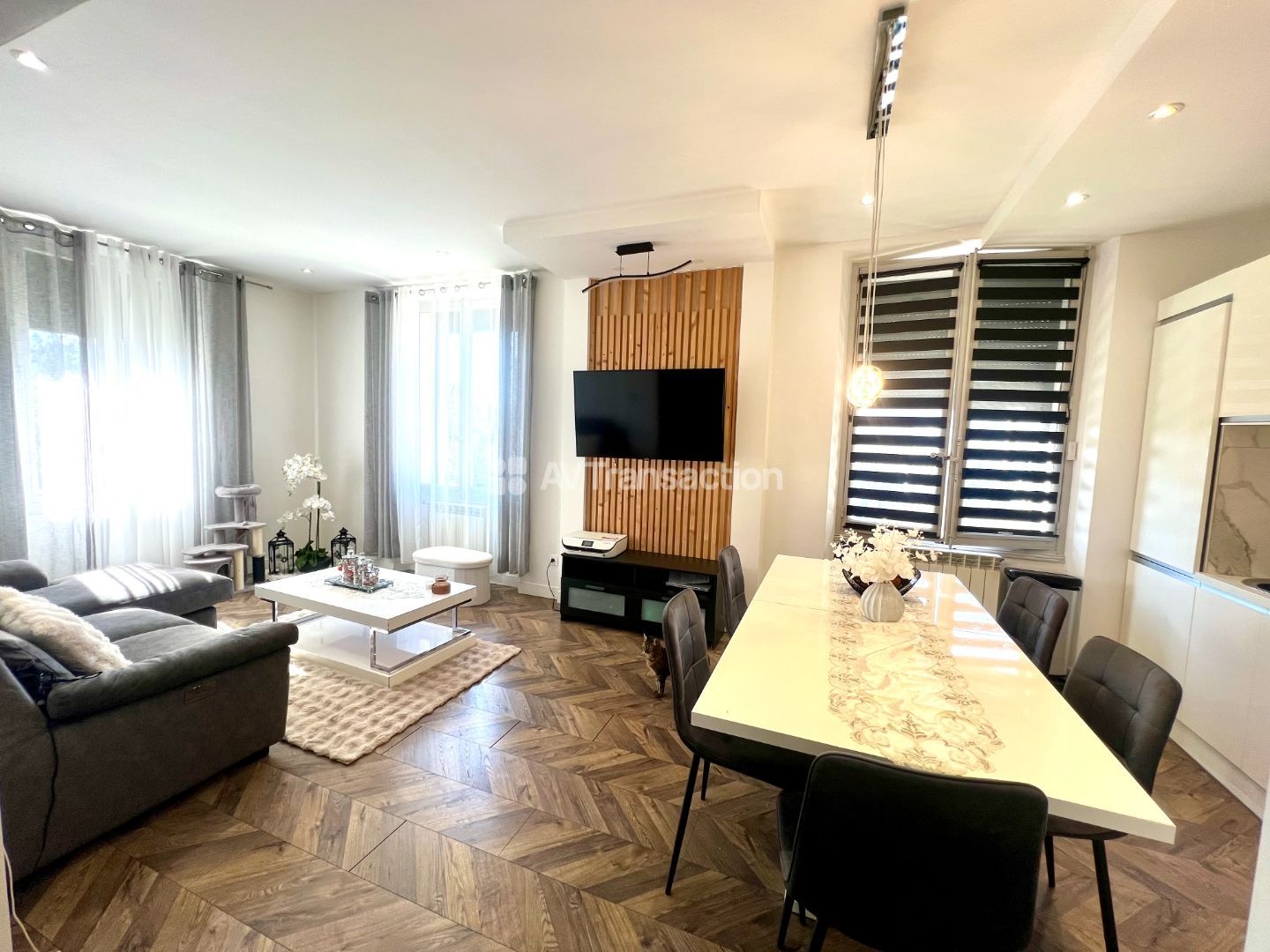 Maison à vendre - 10 pièces - 205m2 - Chambéry (73000)