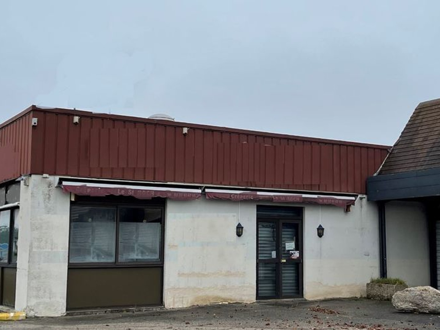 A vendre , Anet ( 28260 ) , bâtiment commercial : murs 715 m2