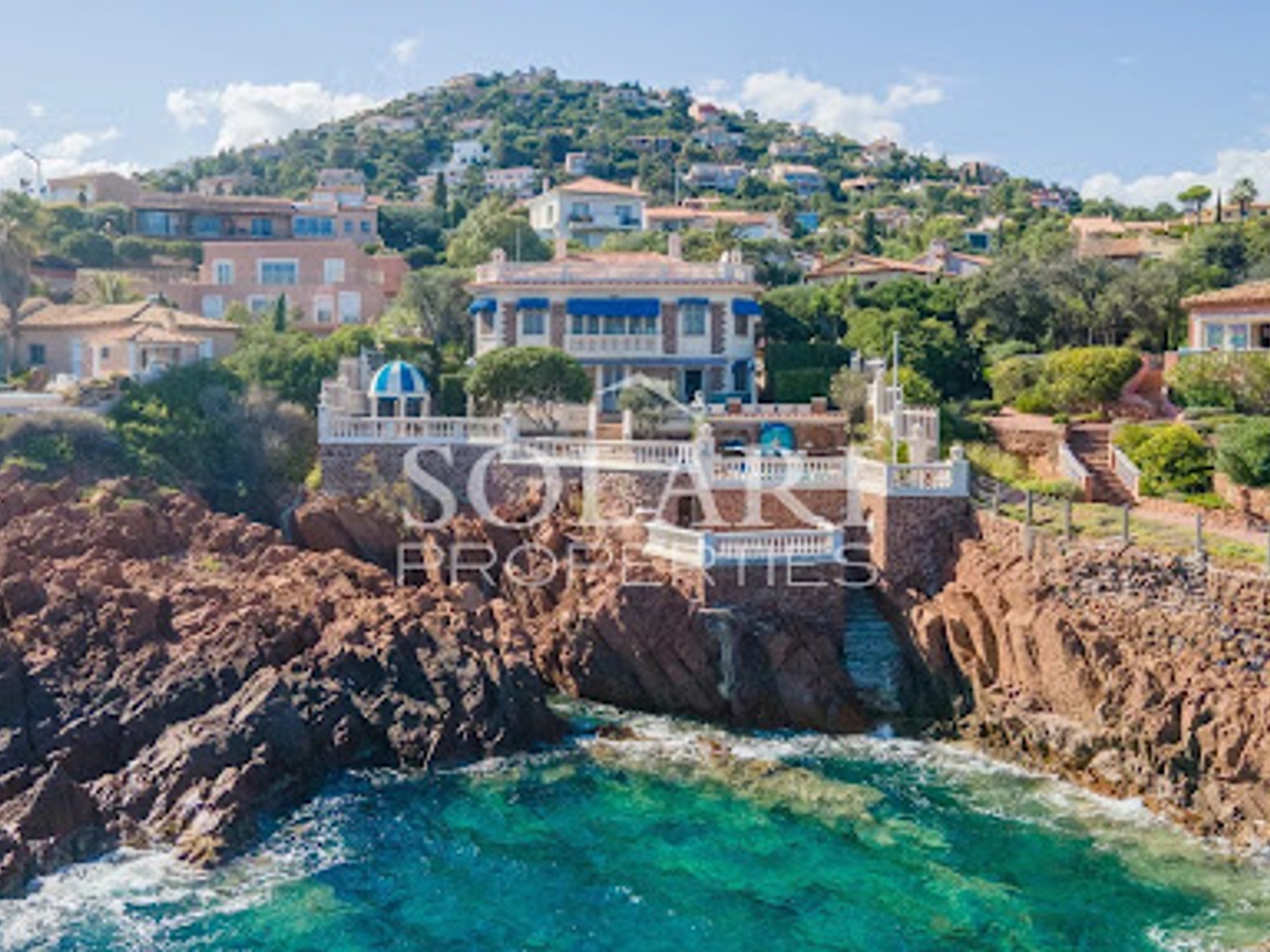 Maison à vendre - 6 pièces - 262m2 - Saint-Raphaël (83530)