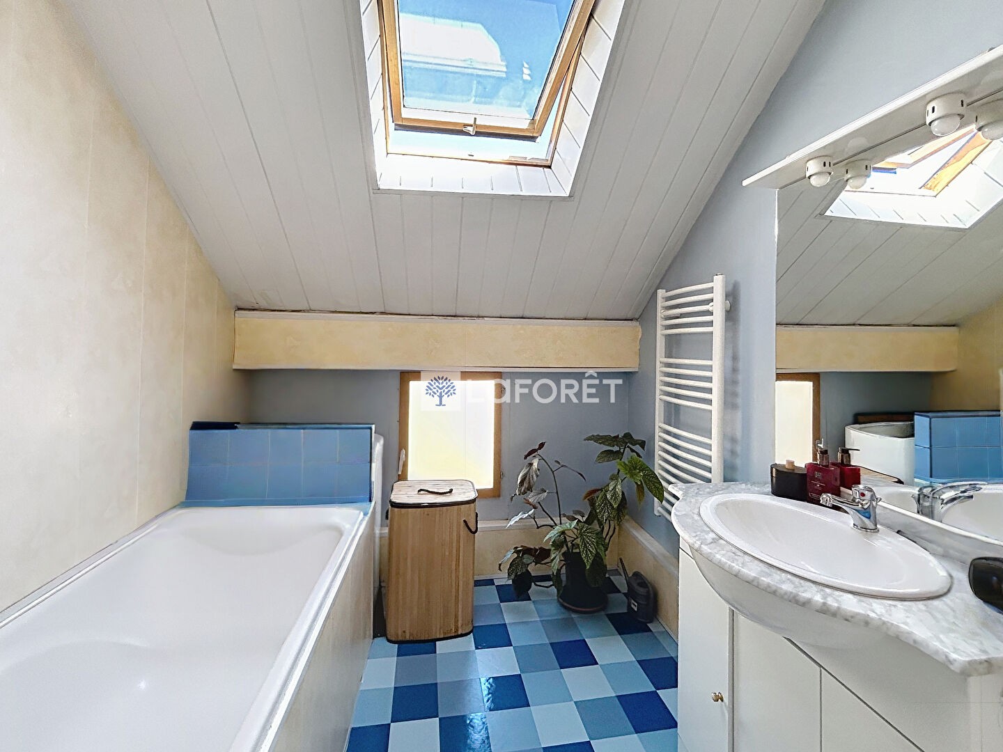 Appartement à vendre - 2 pièces - 84m2 - Montbéliard (25200)