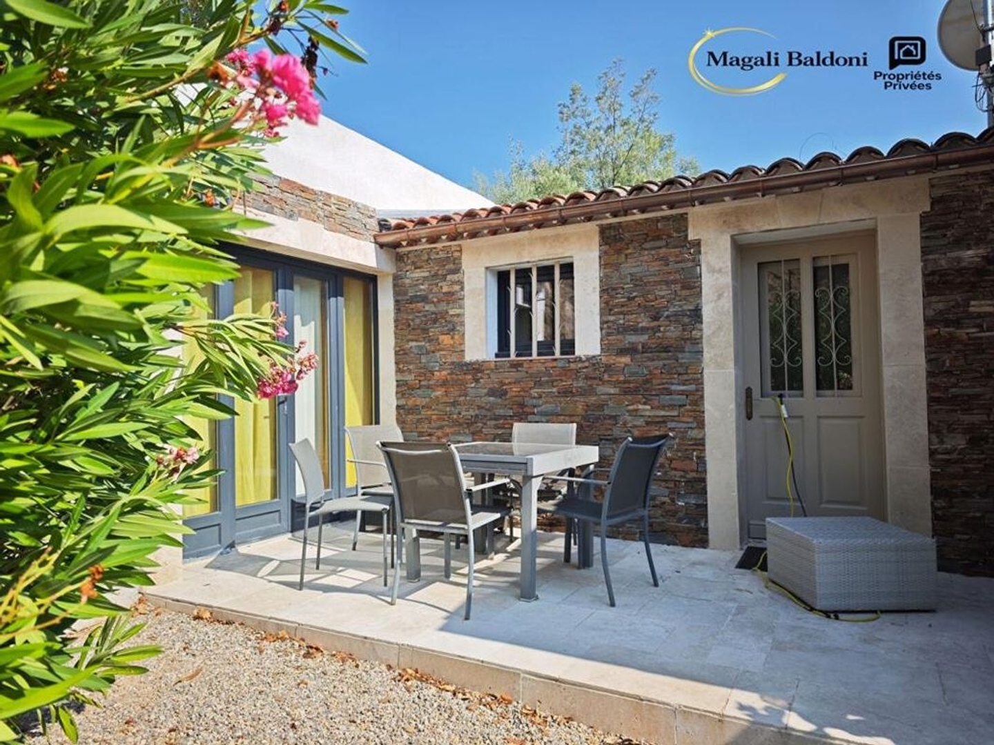Maison à vendre - 7 pièces - 234m2 - Le Muy (83490)