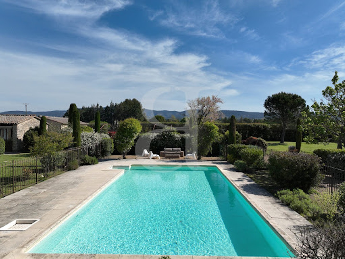 Maison à vendre - 6 pièces - 230m2 - L'isle-Sur-La-Sorgue (84800)