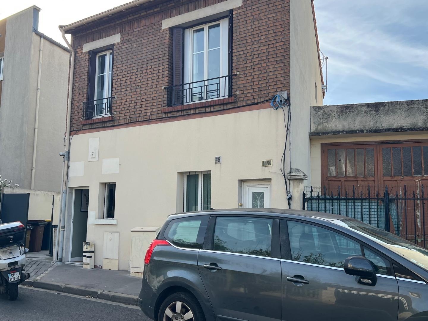 COLOMBES 92700 ENSEMBLE IMMOBILIER DE 193 M2. 5 APPARTEMENTS LOUES. INVESTISSEUR