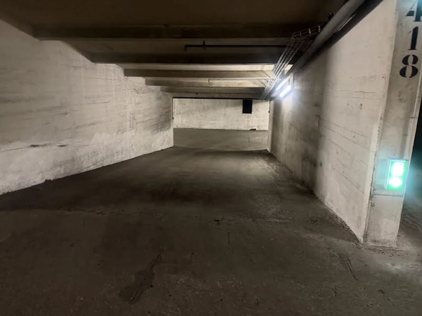 Parking / garage / box à vendre - 15m2 - Paris 16e (75016)