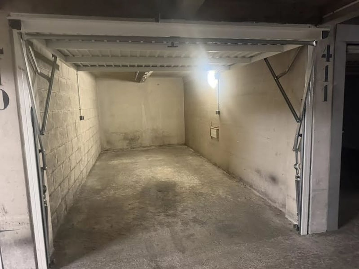 Parking / garage / box à vendre - 15m2 - Paris 16e (75016)