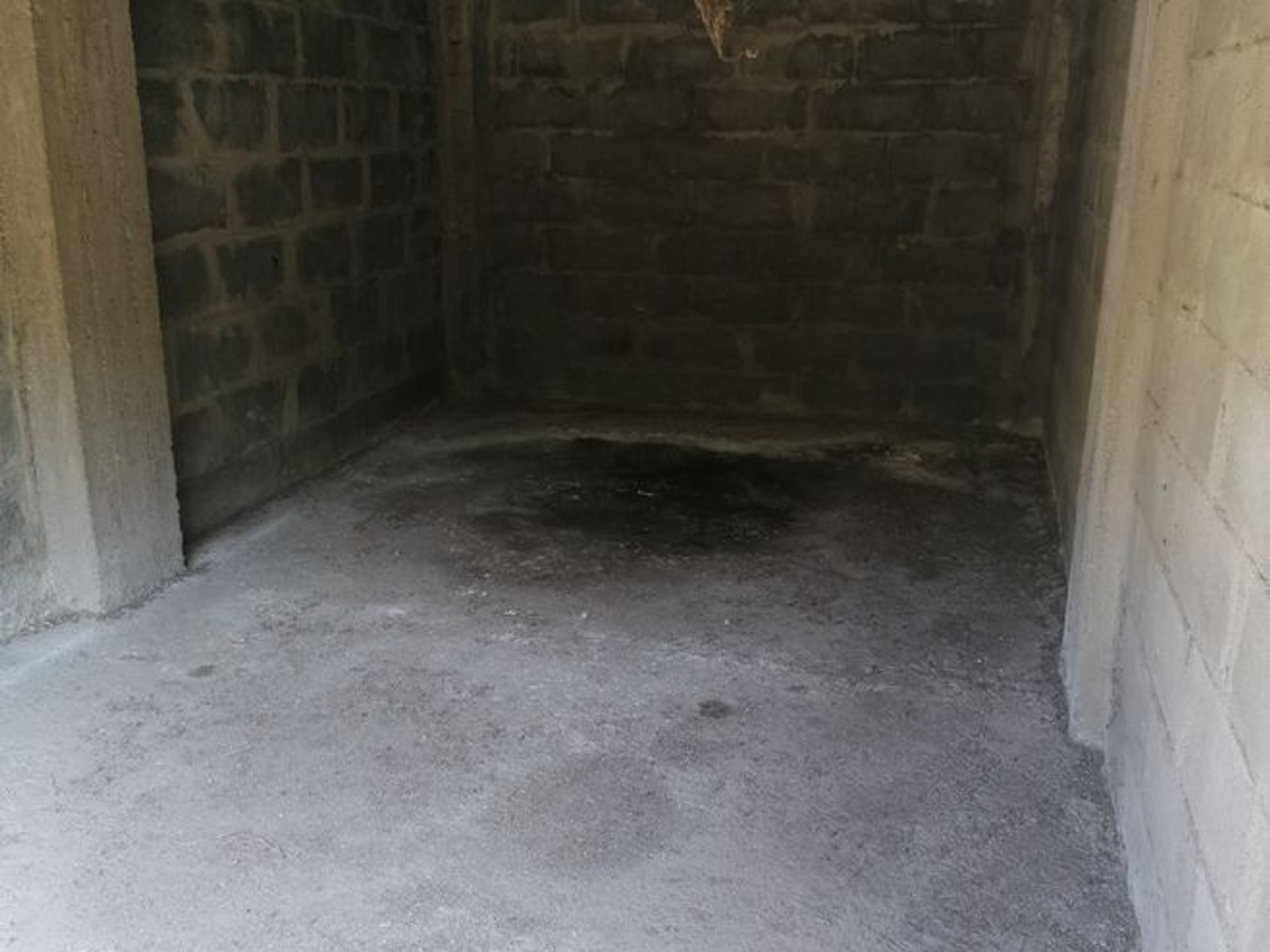 Parking / garage / box à vendre - 13m2 - Alès (30100)