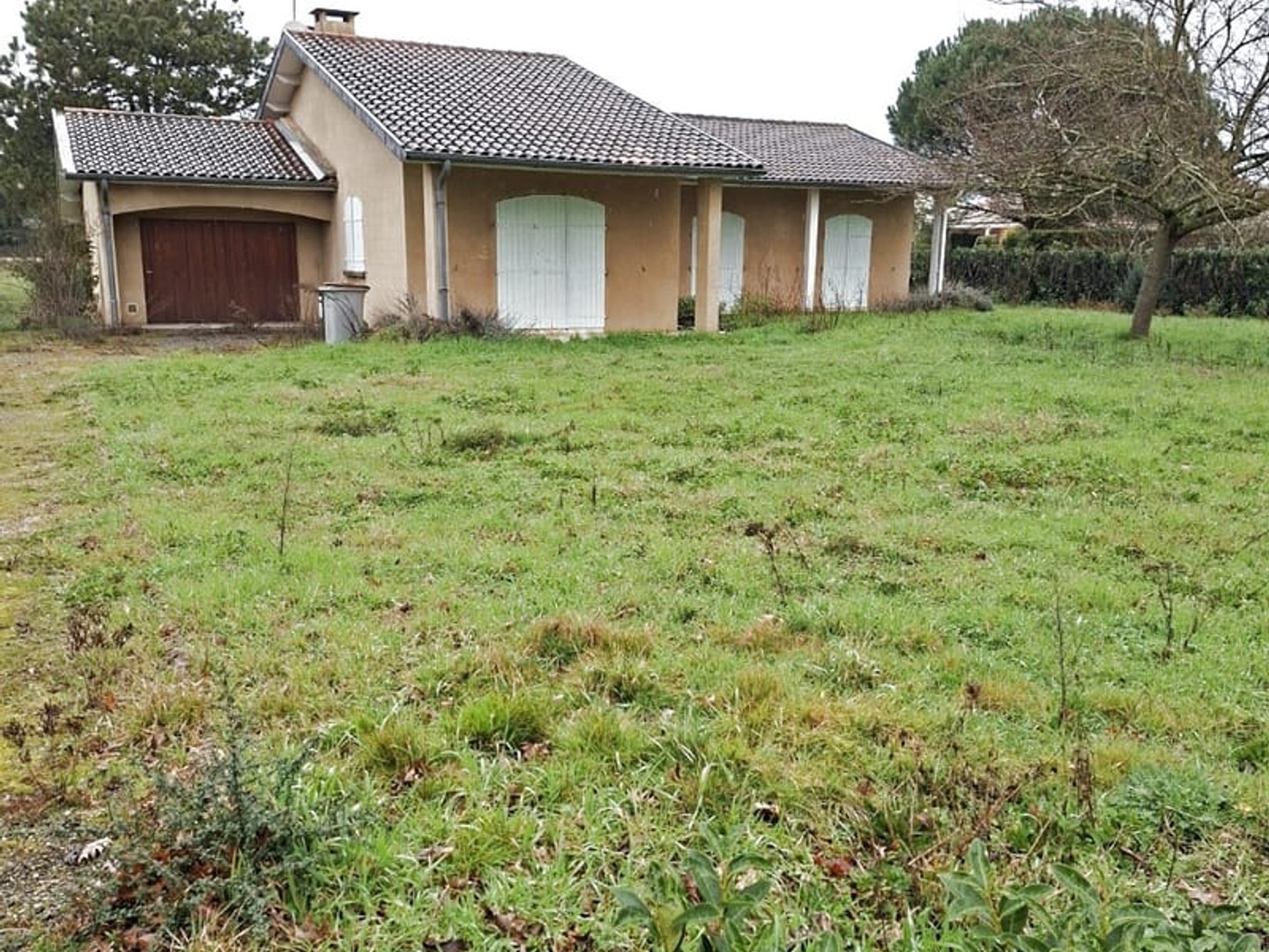 Maison plain pied T4 de 119 m2 avec garage sur terrain de 700 m2