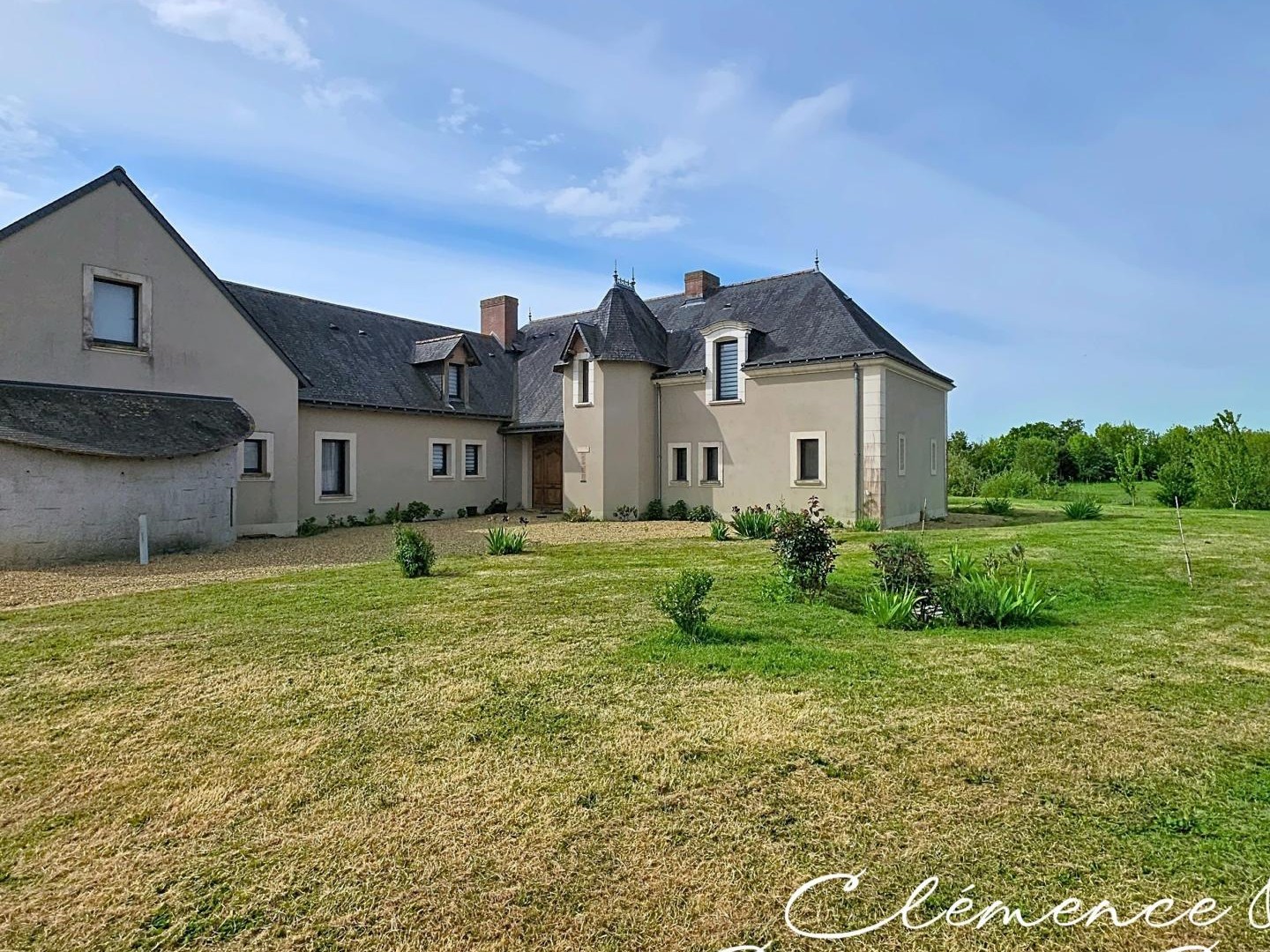 Maison à vendre - 11 pièces - 274m2 - Angrie (49440)
