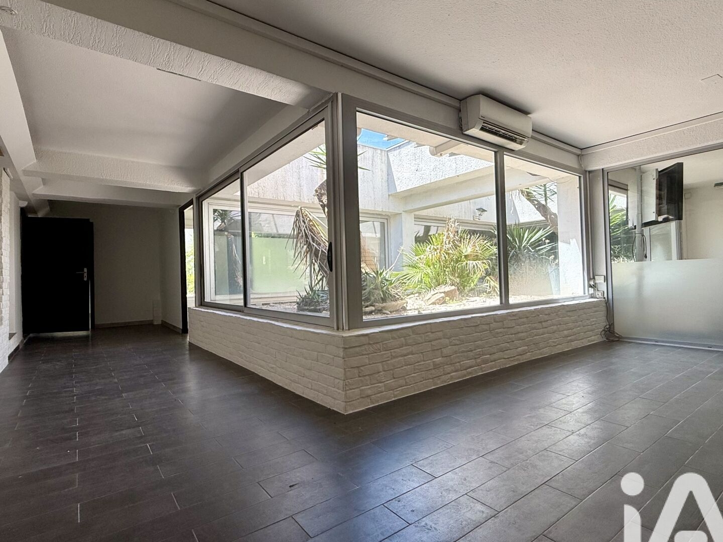 Magasin à vendre - 435m2 - Saint-Raphaël (83700)