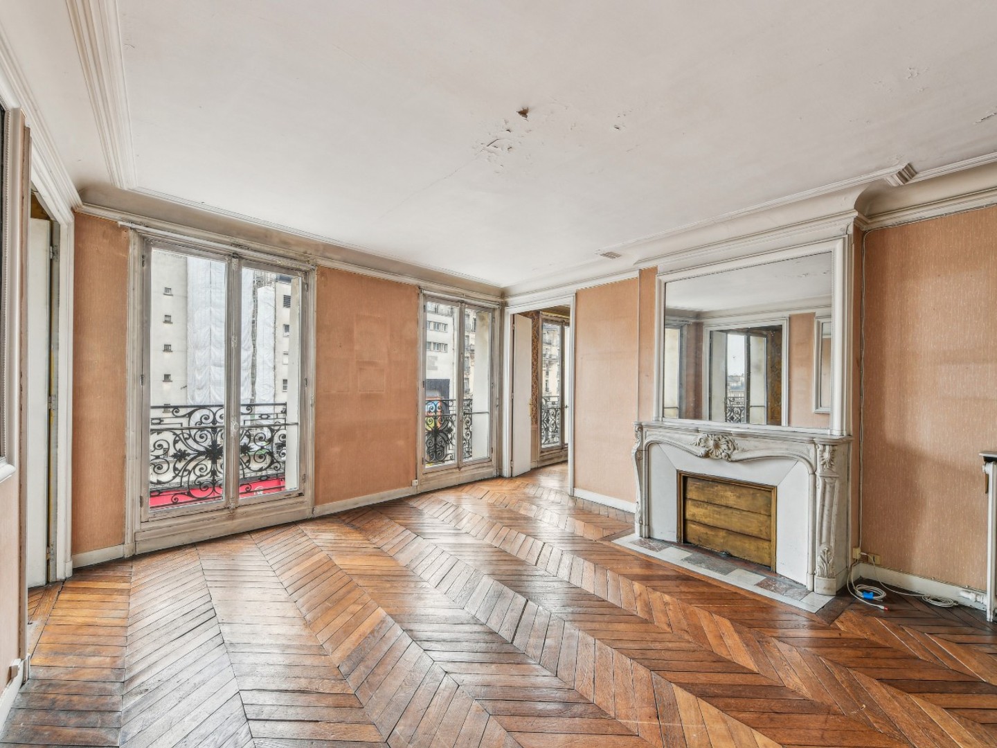 EXCLUSIVITÉ – Appartement 5 pièces - Pl de Clichy