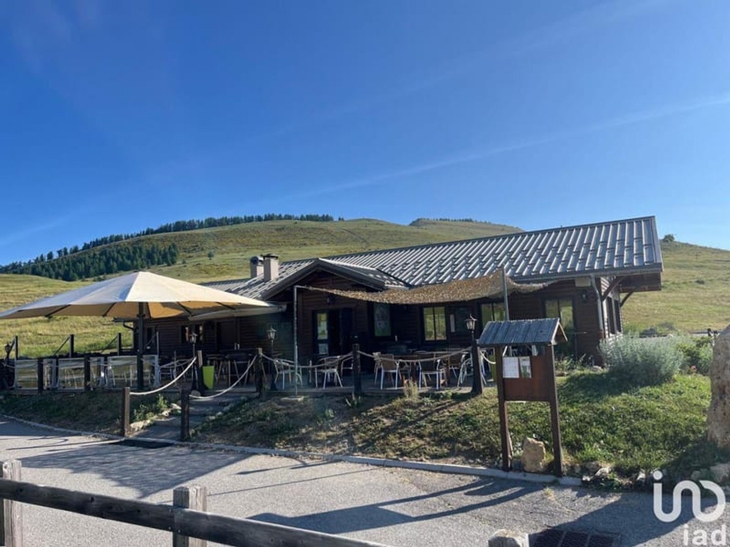 Magasin à vendre - 3 pièces - 157m2 - Péone (06470)