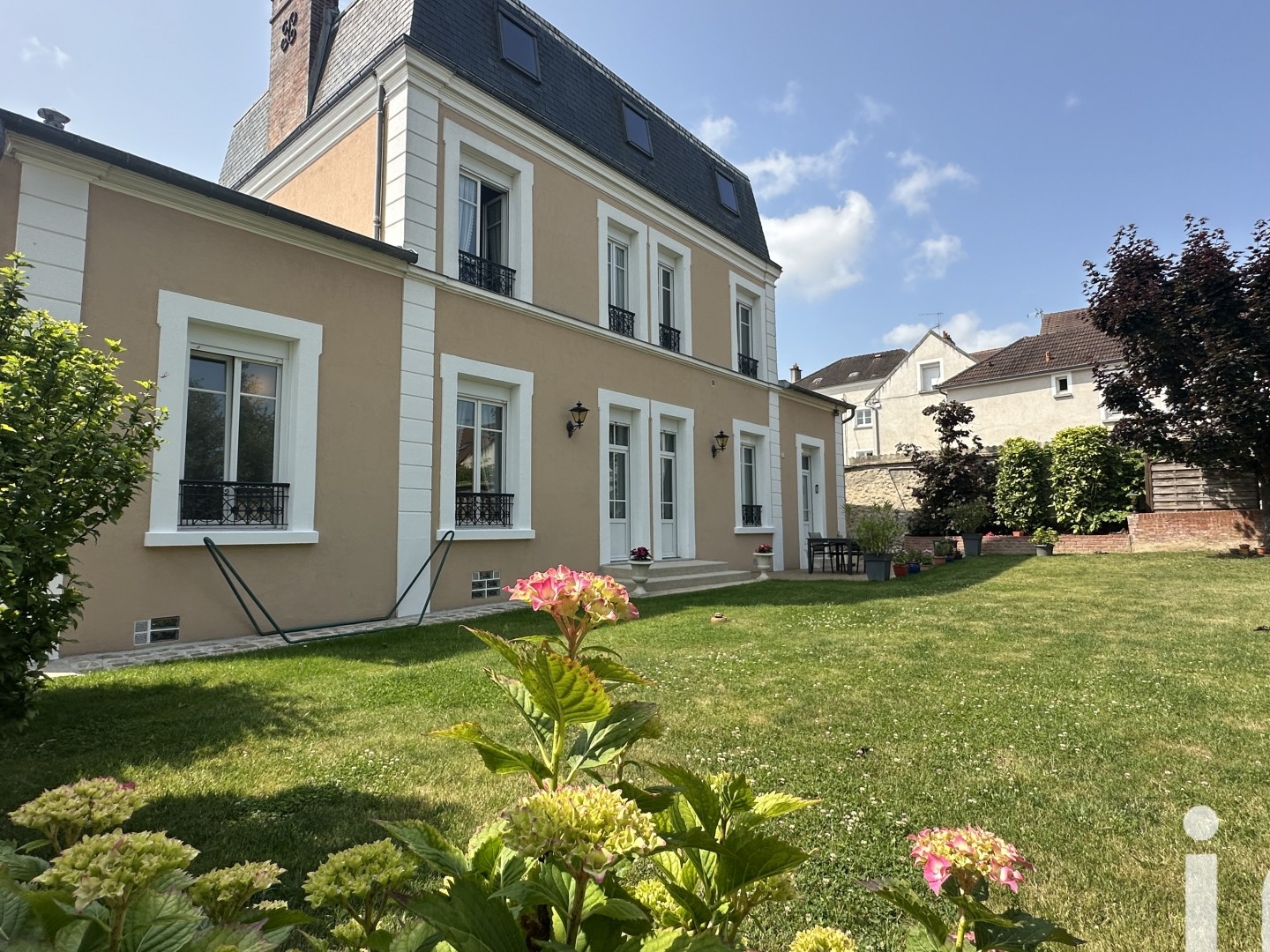 Maison à vendre - 8 pièces - 258m2 - Château-Thierry (02400)