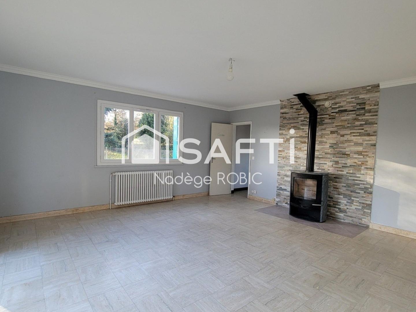 Maison à vendre - 7 pièces - 197m2 - Seiches-Sur-Le-Loir (49140)
