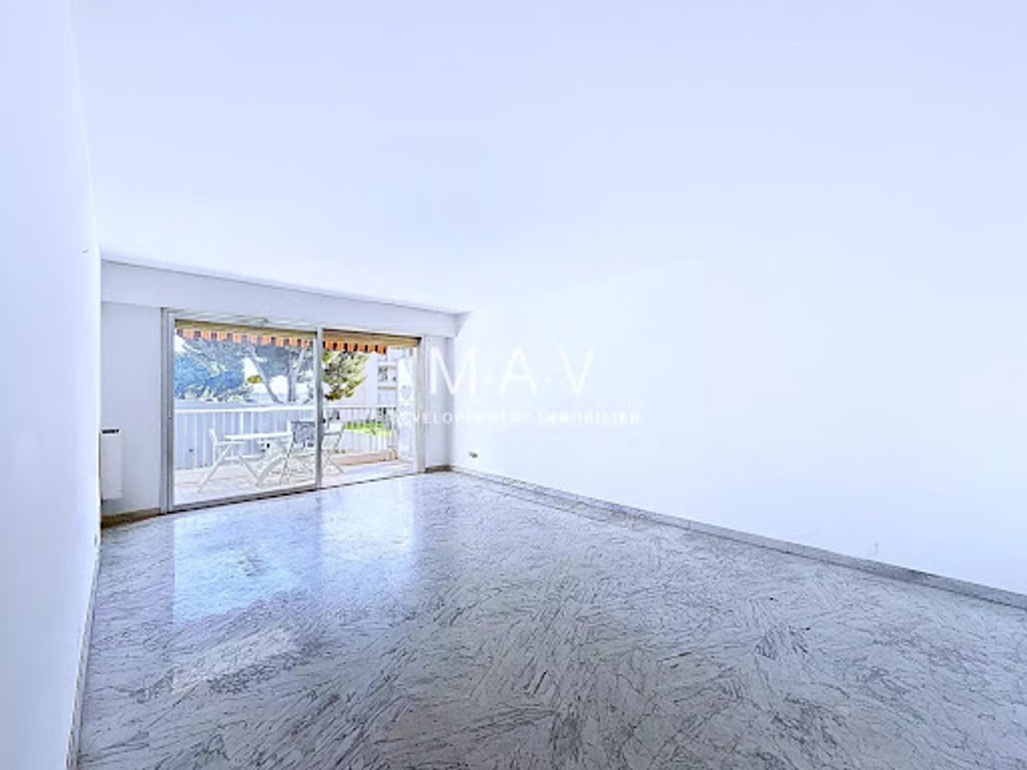 Appartement à vendre - 3 pièces - 72m2 - Saint-Laurent-Du-Var (06700)